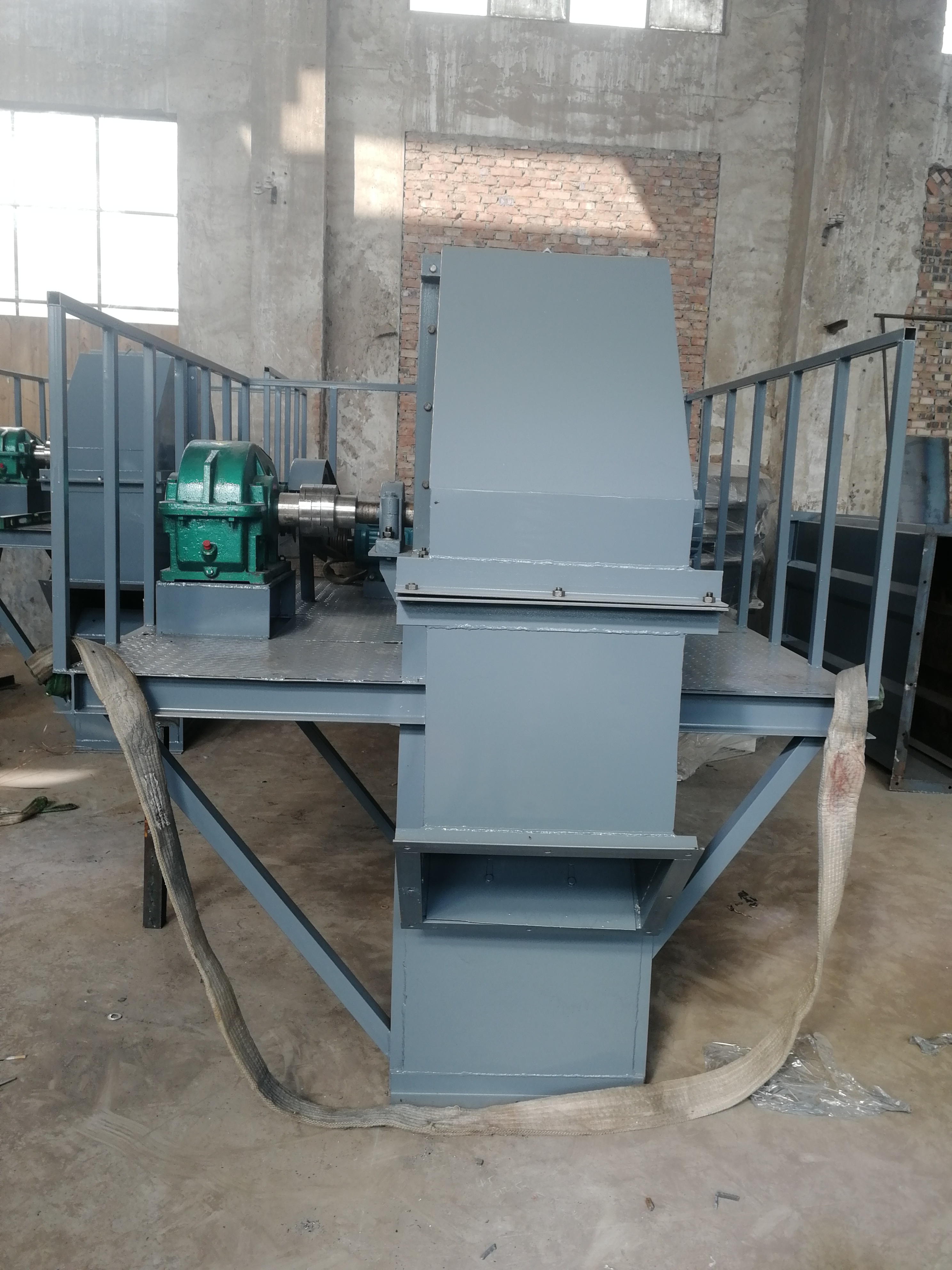 斗式提升機工作原理及發展？ (斗式提升機結構圖)